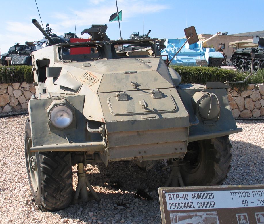 BTR-40-latrun-1.jpg
