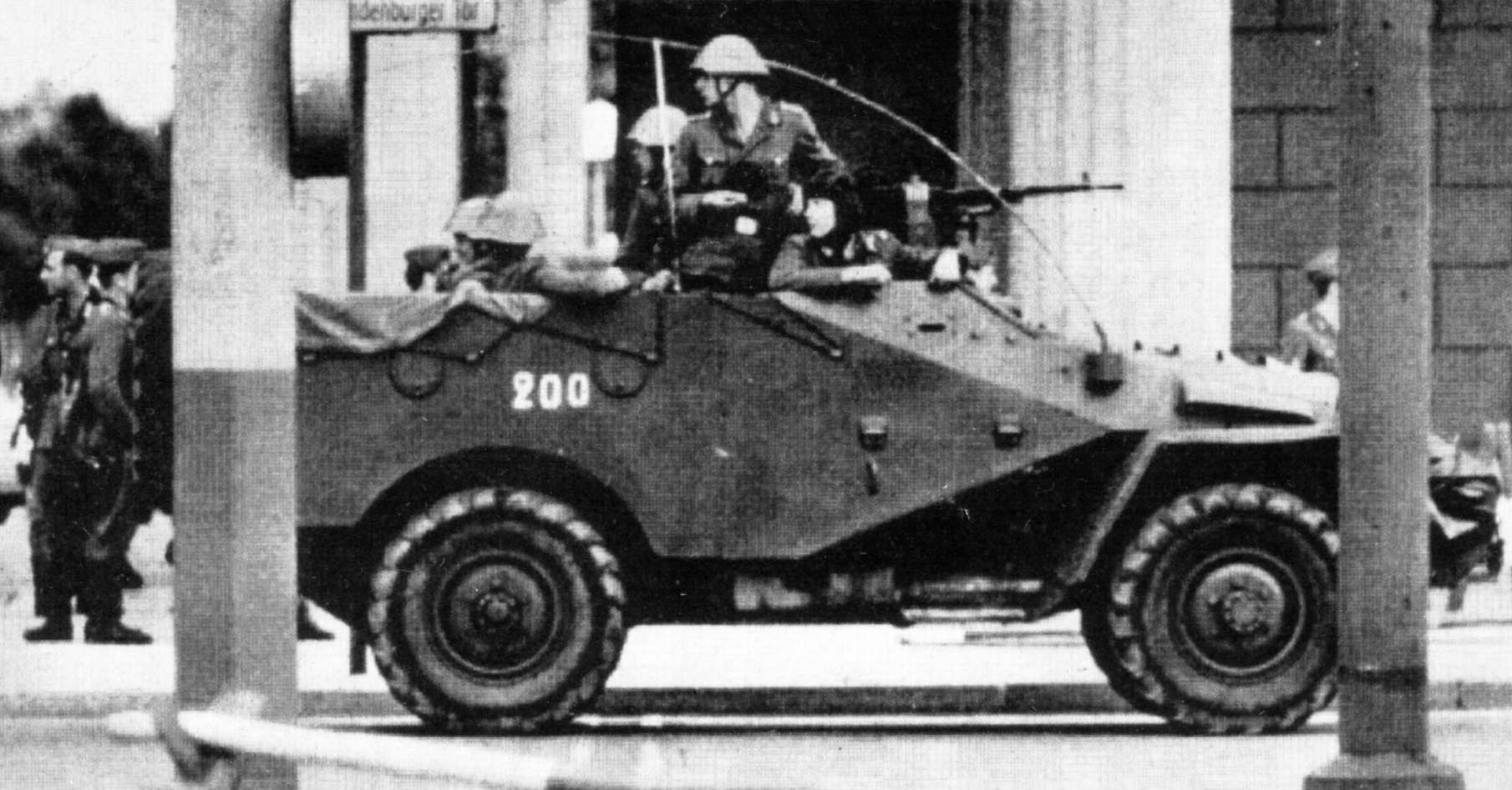 btr-40mauerbau.jpg