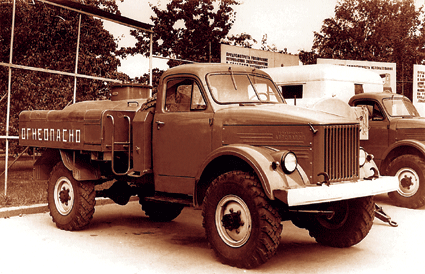 Маслозаправочный агрегат МЗ-3904 ГОСНИТИ на шасси ГАЗ-63 строил с 1967 по 1975 г. Квасиловский машиностроительный завод. Фото автора