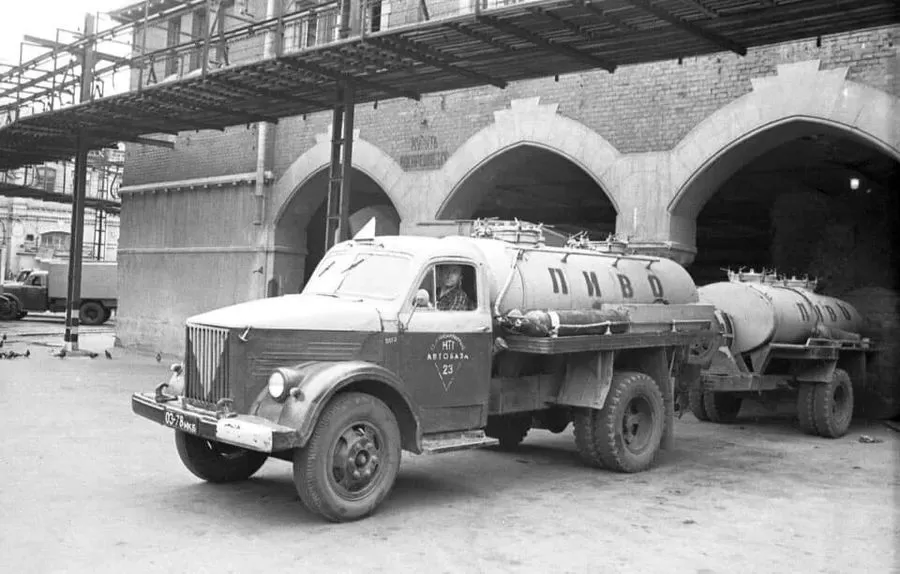 Газ-51А 1973г Бадаевский пивзавод.png