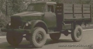 Ранние серийные ГАЗ-63, как и «51-е», делали с частично деревянной кабиной.